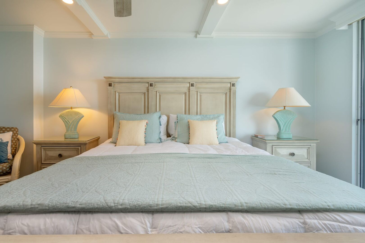 Spacious Main Bedroom with King, ensuite and a veiw that is worth waking up to