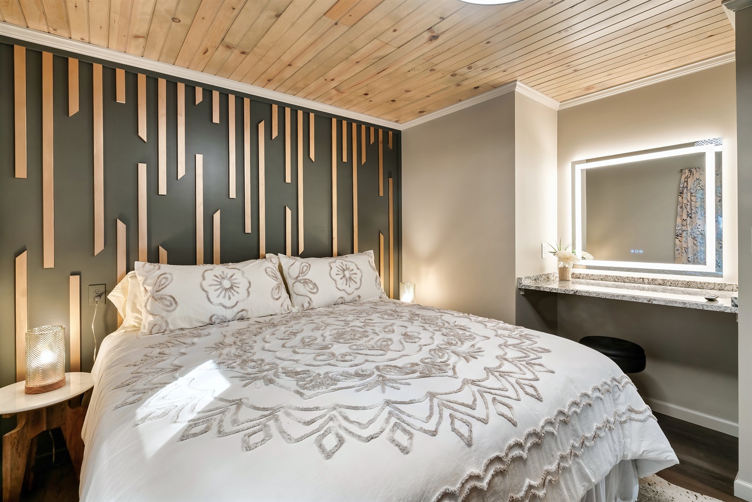 Relax in style. Our custom Mid-Century inspired accent wall sets a beautiful, serene tone for a perfect night's sleep.