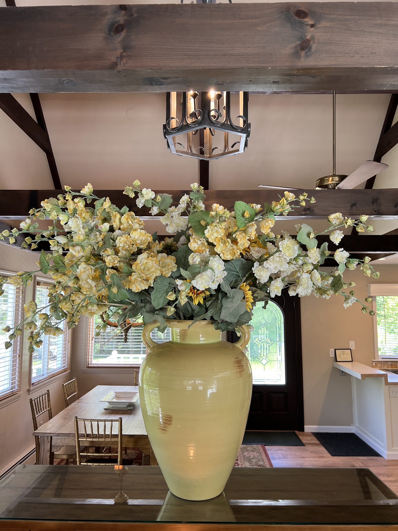 Decor between living and dining areas