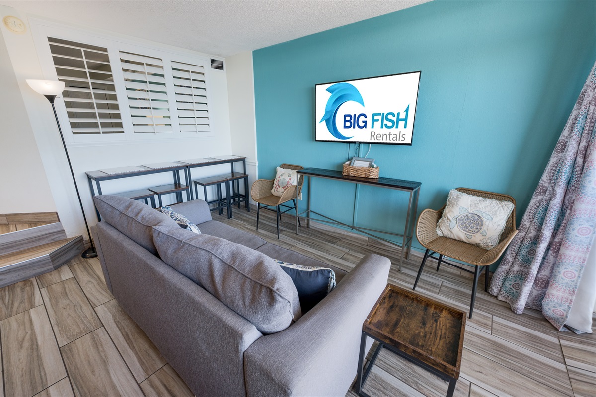 Living Room with Stunning Views🌊☀️