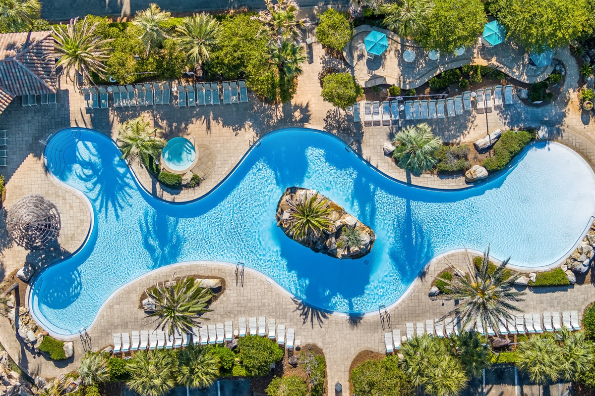 A resort-quality lagoon pool steps from your door. Zero-entry for the little ones, plenty of room for everyone.