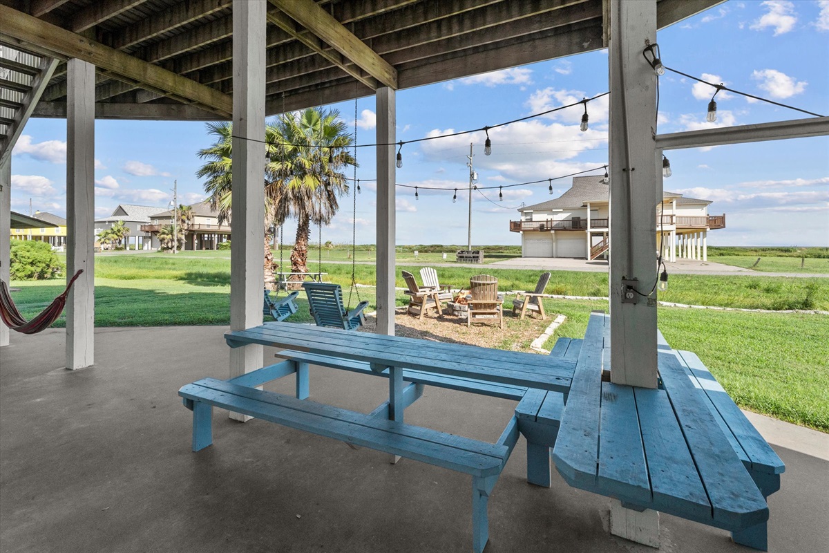 99ca07ee0854408a85c38f05f87e642b Large | Beachhouse | Texas | TX | Vacation Homes | Galveston | Crystal Beach | Kokomo | Breezy Days | Beachfront Elegance | Sunrise Serenity | Southern Sands Property Management, LLC