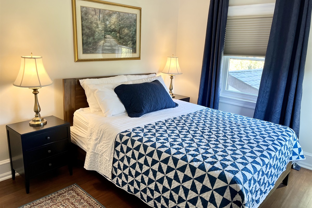 Bedroom #6 - Queen Bed