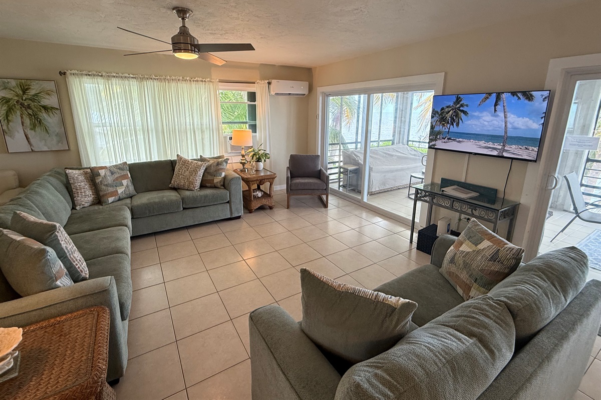 Spacious Seating Area