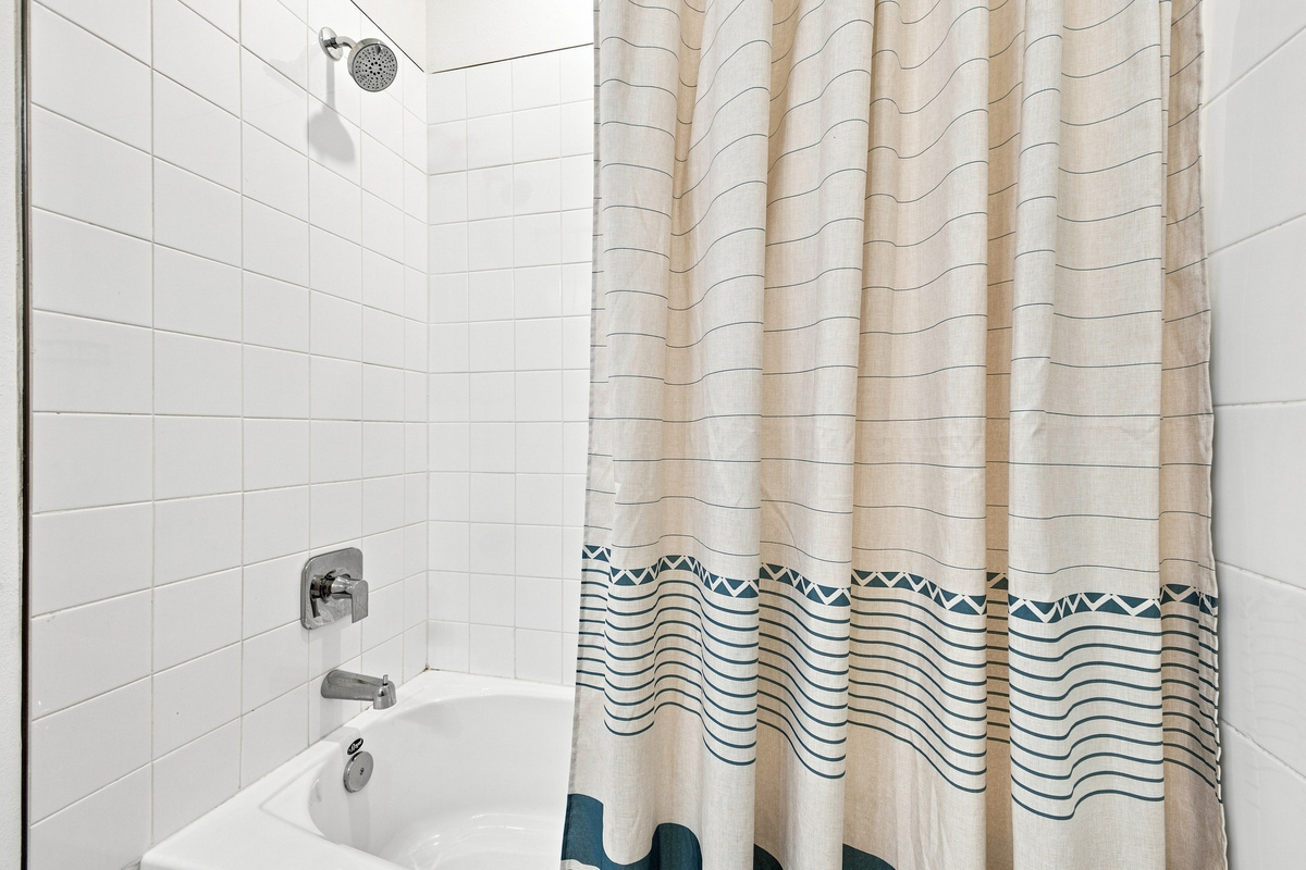 Full Shower with Tub