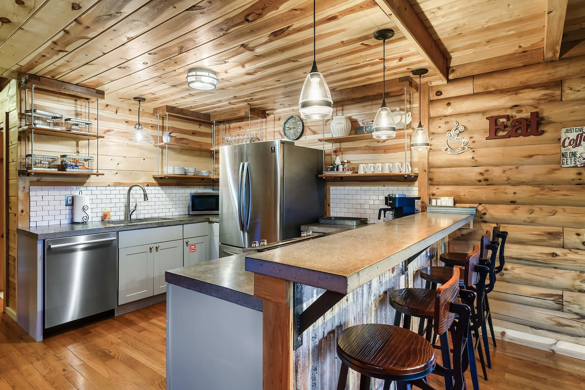 Kitchen with bar
