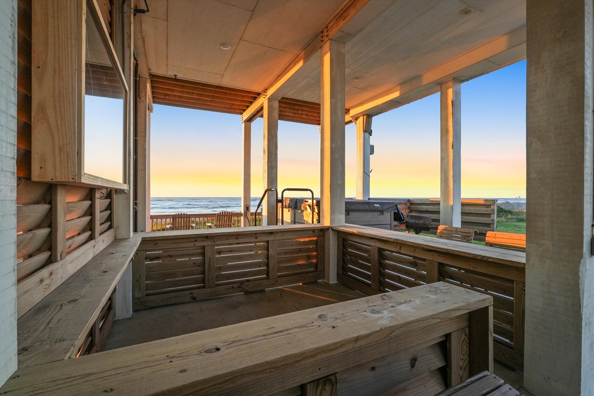 99f11681091f4dec827472f5dfbfa7d9 Large | Beachhouse | Texas | TX | Vacation Homes | Galveston | Crystal Beach | Kokomo | Breezy Days | Beachfront Elegance | Sunrise Serenity | Southern Sands Property Management, LLC