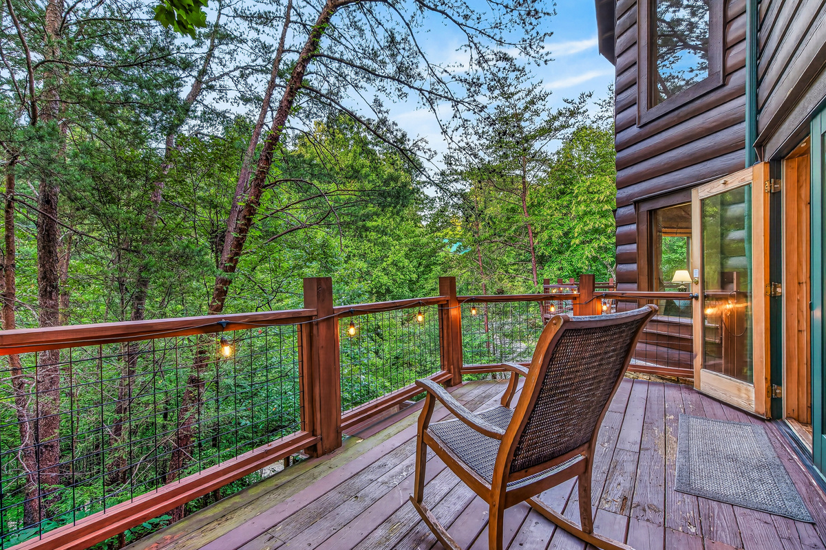 Take a moment to slow down and enjoy the outdoors from this comfortable space, perfect for sipping your morning coffee or relaxing in the evening.