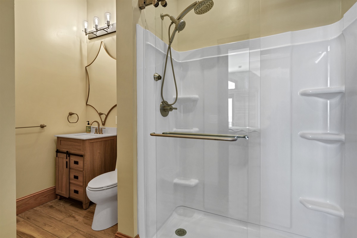 Guest Bath 3 Upstairs En-Suite Guest Bedroom 3