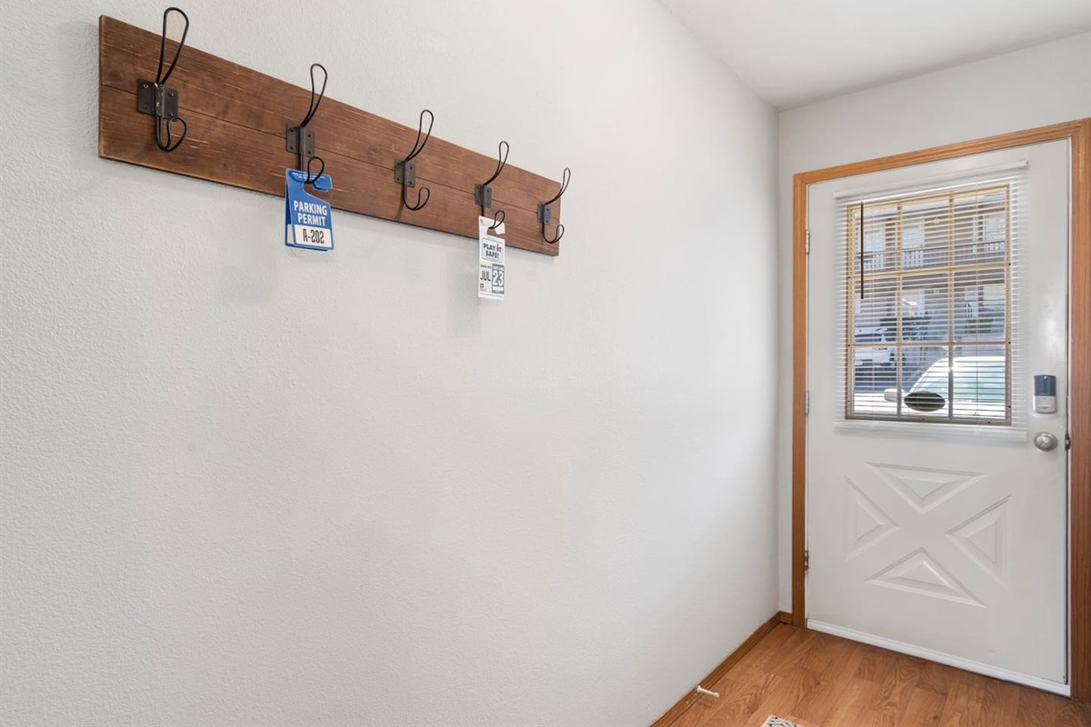 Parking passes and walk-in. Unload your bags with ease. No stairs.