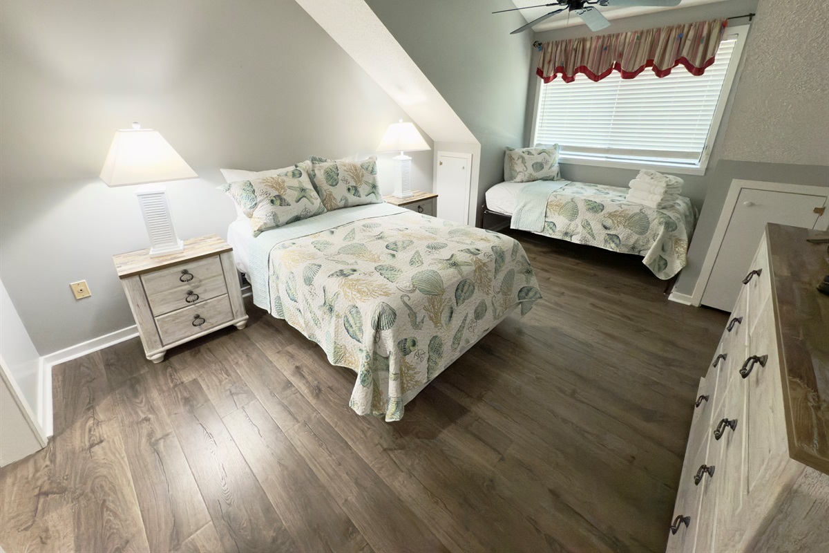 Queen And Single In 2nd Bedroom