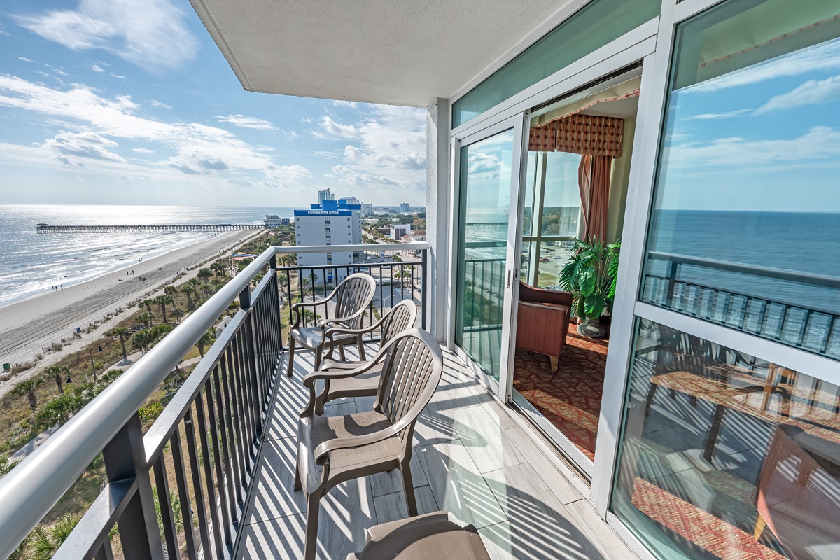 Lots of Local Food and Attractions Nearby!