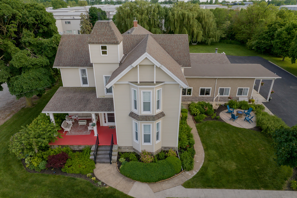 Victorian Inn Near Put-in-Bay Ferry