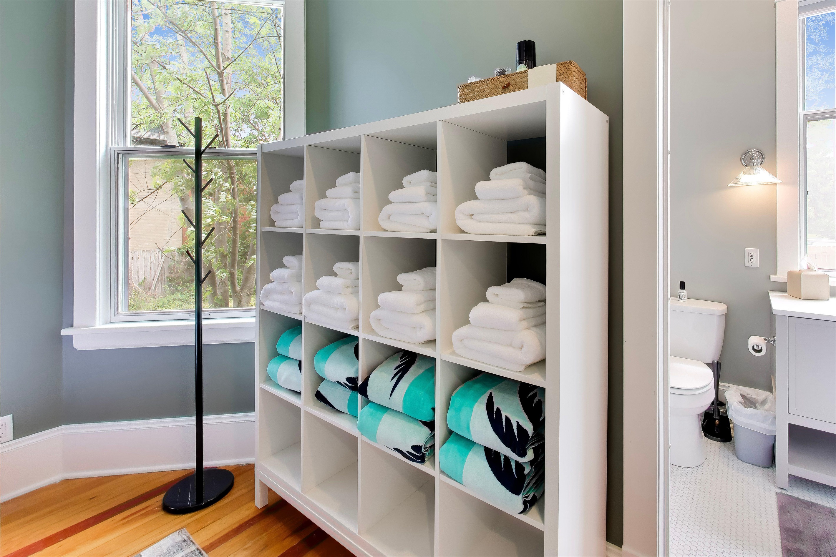 Bedroom 3: Towel Organizer