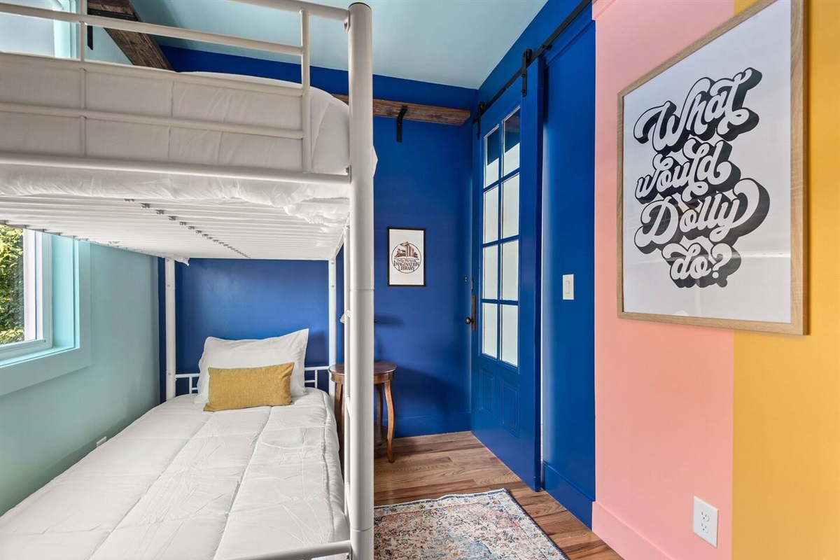 The Dolly House • 8BR • Skyline Views • 5min to DT The Dolly House