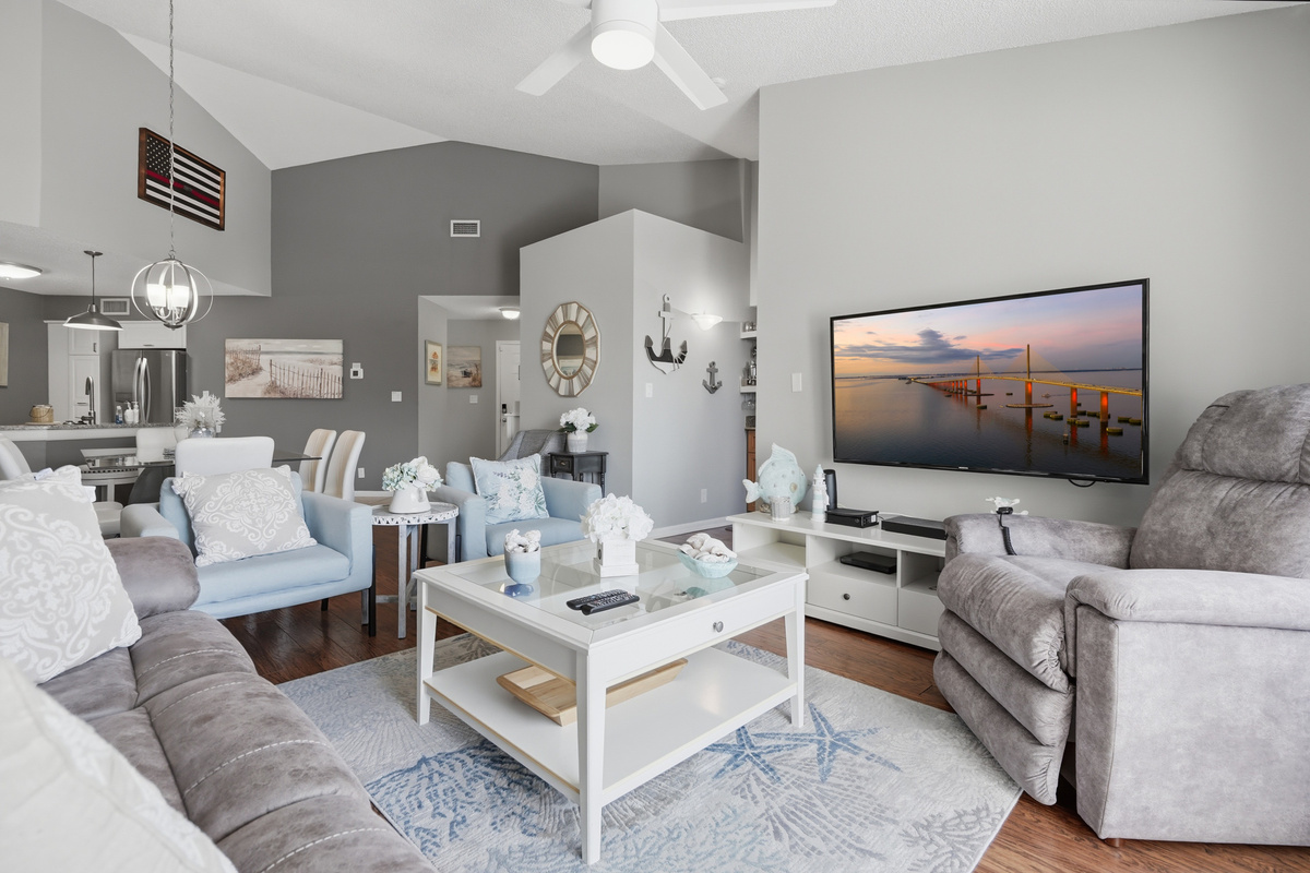 Spacious and comfortable, the living room offers a welcoming place to relax, watch cable TV, enjoy the views, or spend quality time together after a day exploring St. Pete Beach and the surrounding area.