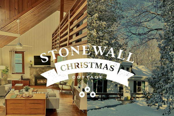 Stonewall Christmas Cottage begins November 9! Enjoy a fully decorated Door County Christmas getaway with festive bedding, dishes, towels, seasonal coffee and holiday touches throughout the cottage.