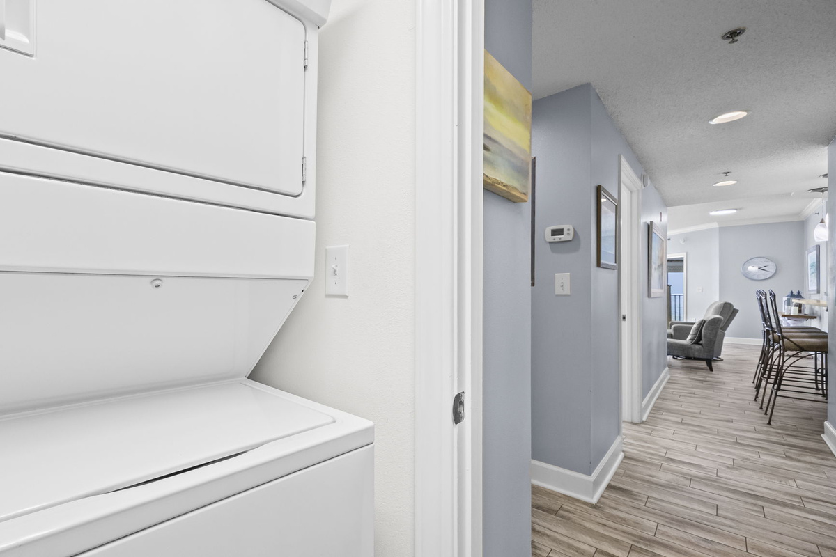 Stackable washer/dryer
