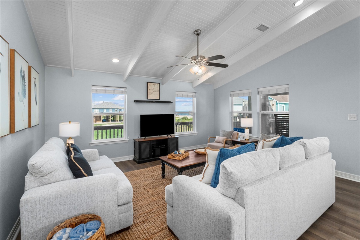 9a671924eb564e8ebc203d4b6c9b45bc Large | Beachhouse | Texas | TX | Vacation Homes | Galveston | Crystal Beach | Kokomo | Breezy Days | Beachfront Elegance | Sunrise Serenity | Southern Sands Property Management, LLC