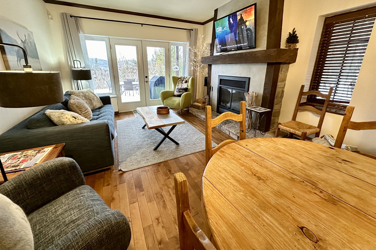 Living/Dining area with A/C