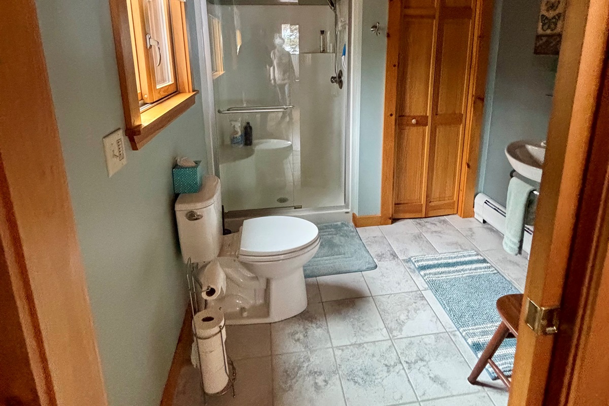 2nd bathroom