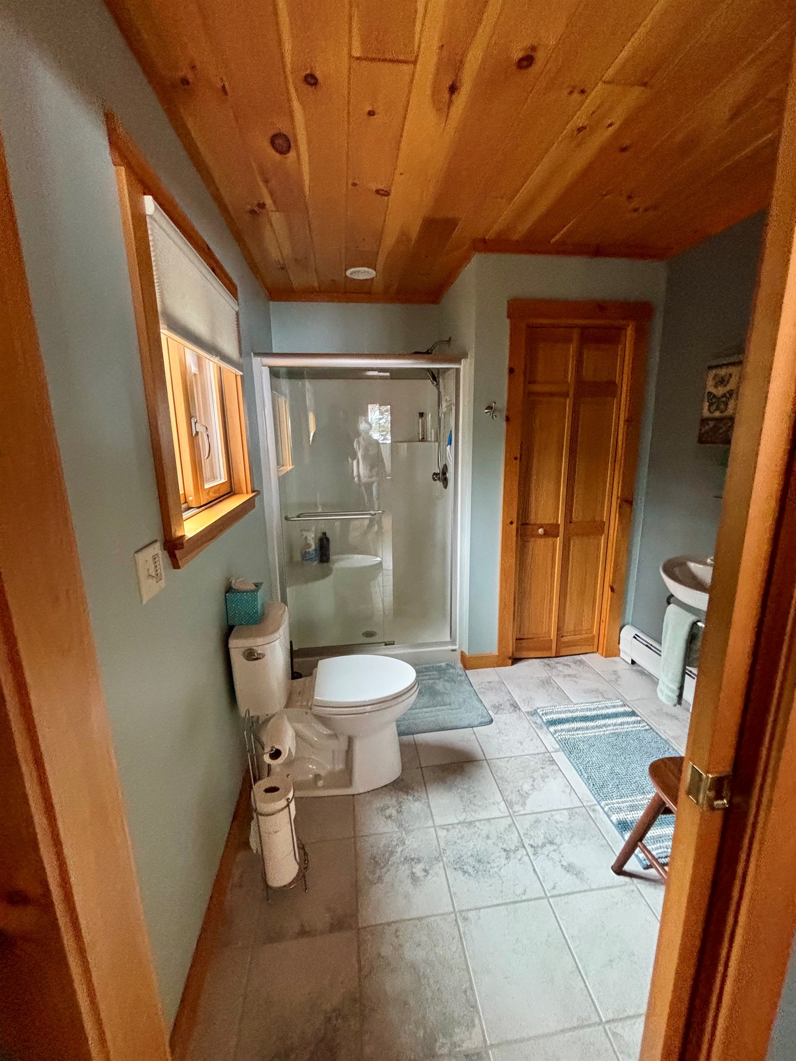 2nd bathroom