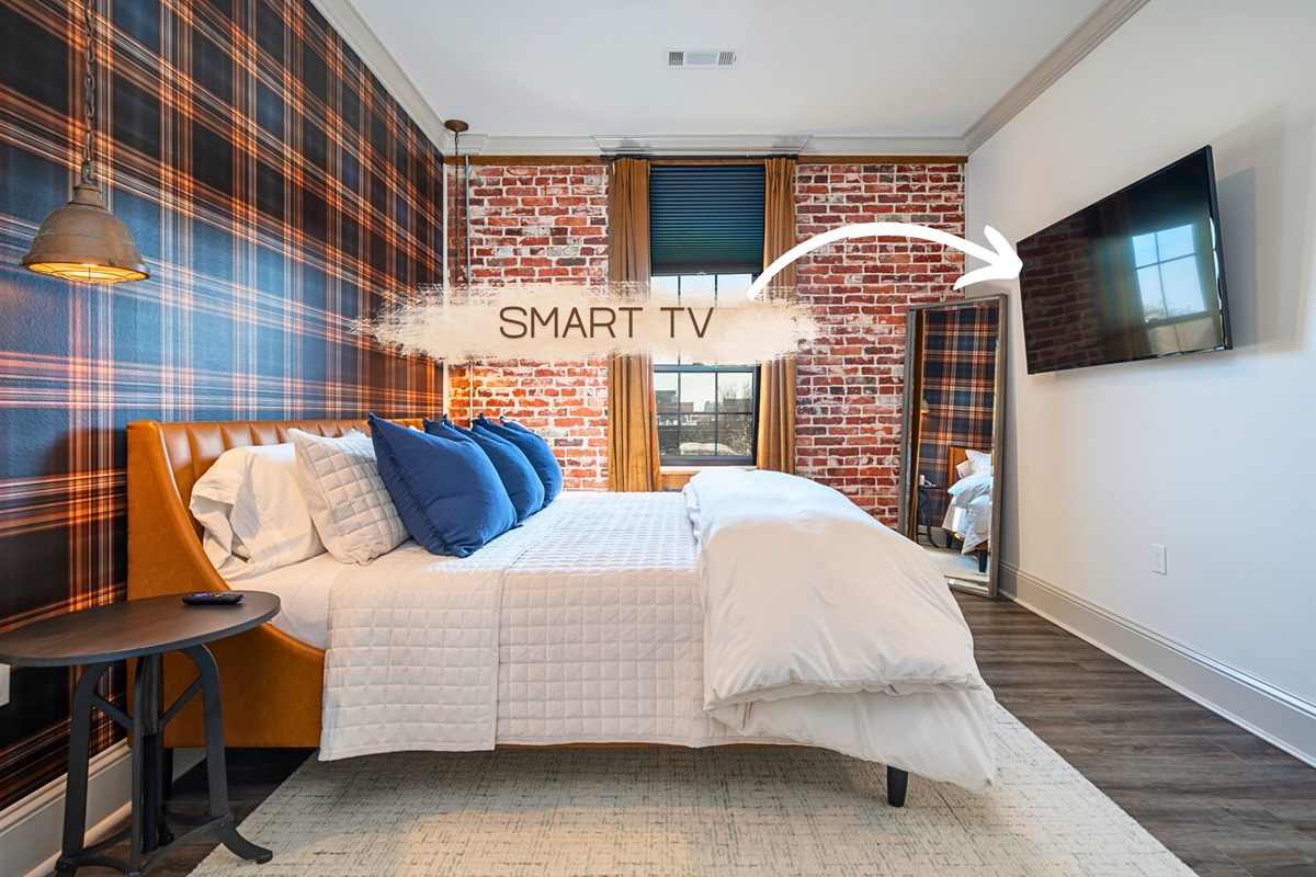 [Bedroom] Luxurious Bedding on the King Size Bed with Smart TV in the First Bedroom