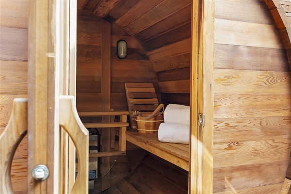 Cedar Barrel Sauna and Cold Plunge Tub