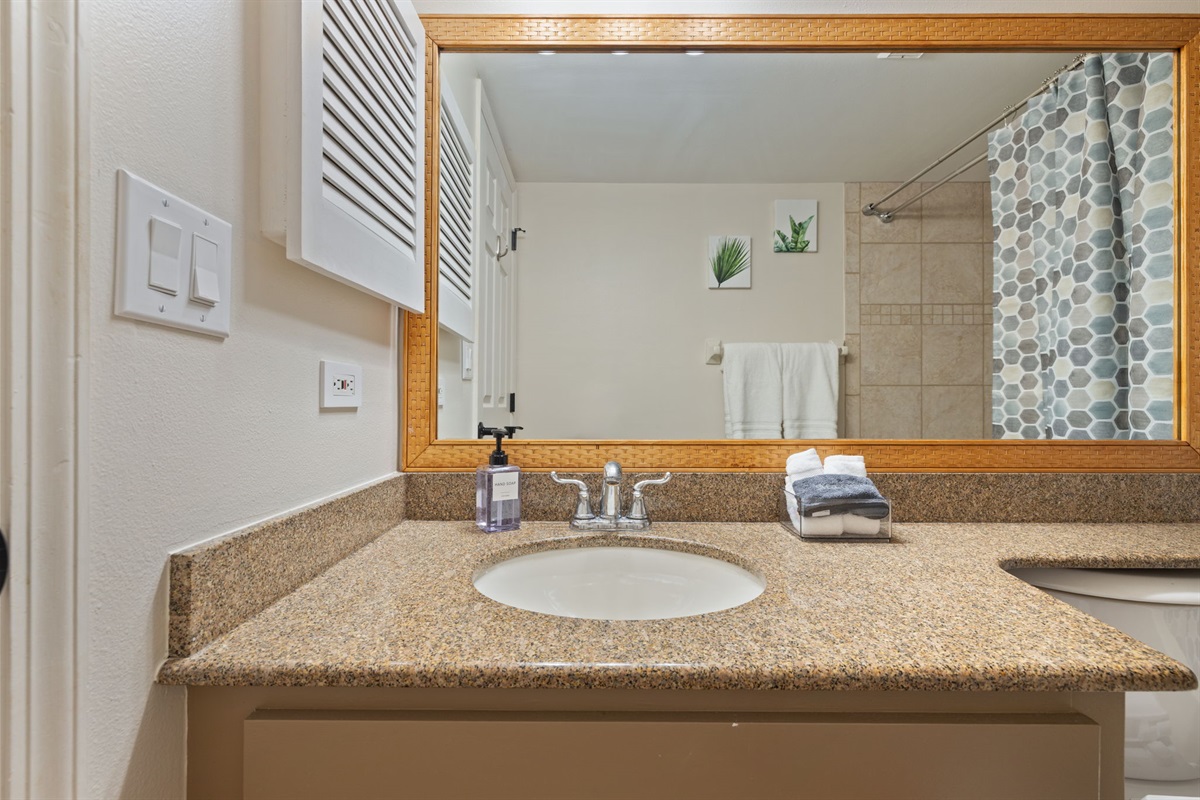 Bathroom 2 with tub.