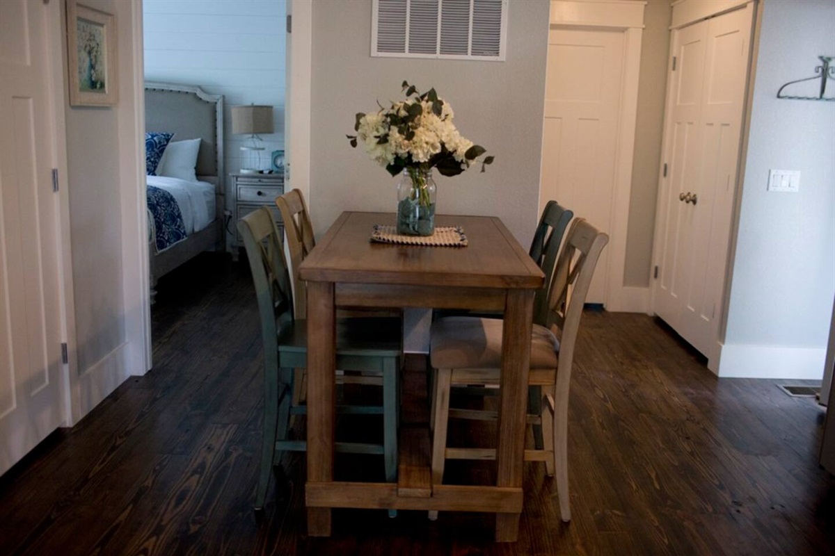 Dinette set in kitchen of Storybrook cottage rental near Mena, Arkansas