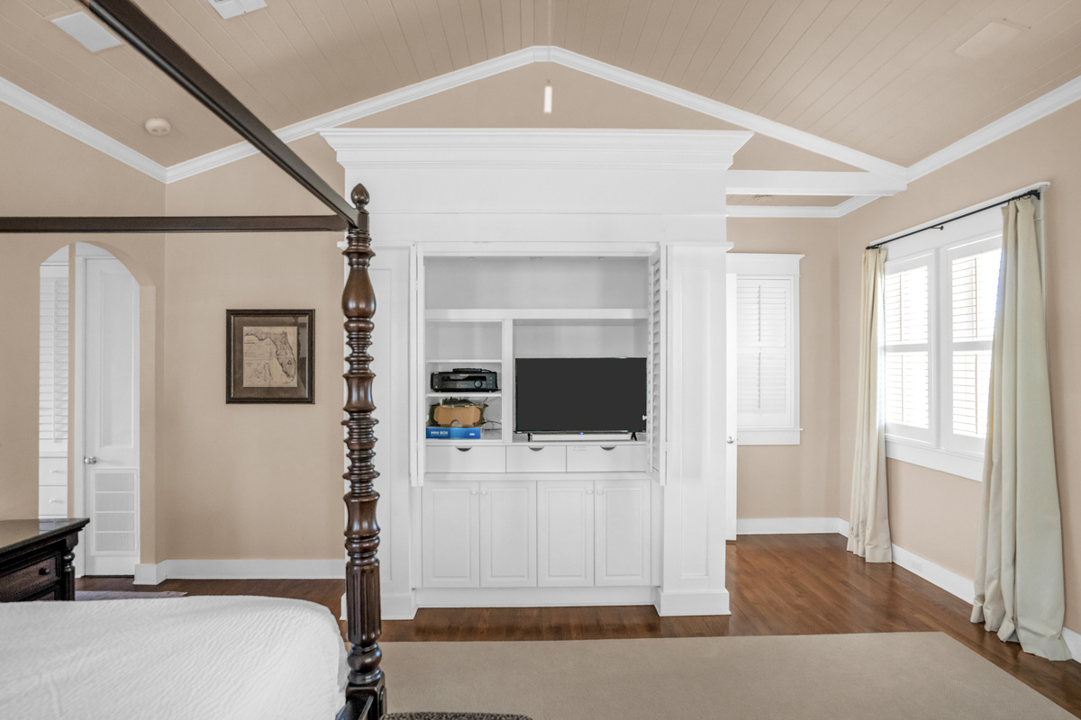 2nd floor king suite.