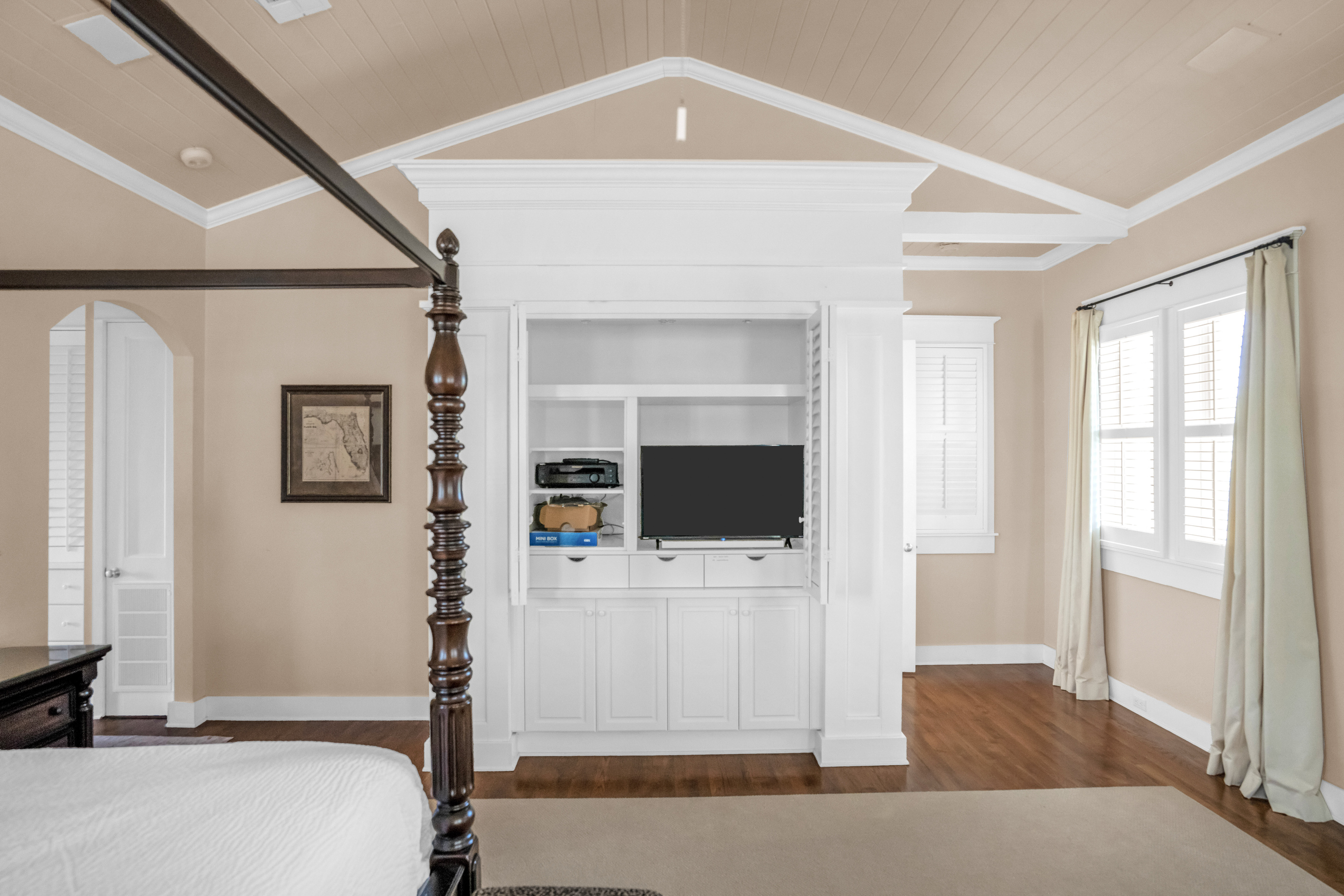 2nd floor king suite.