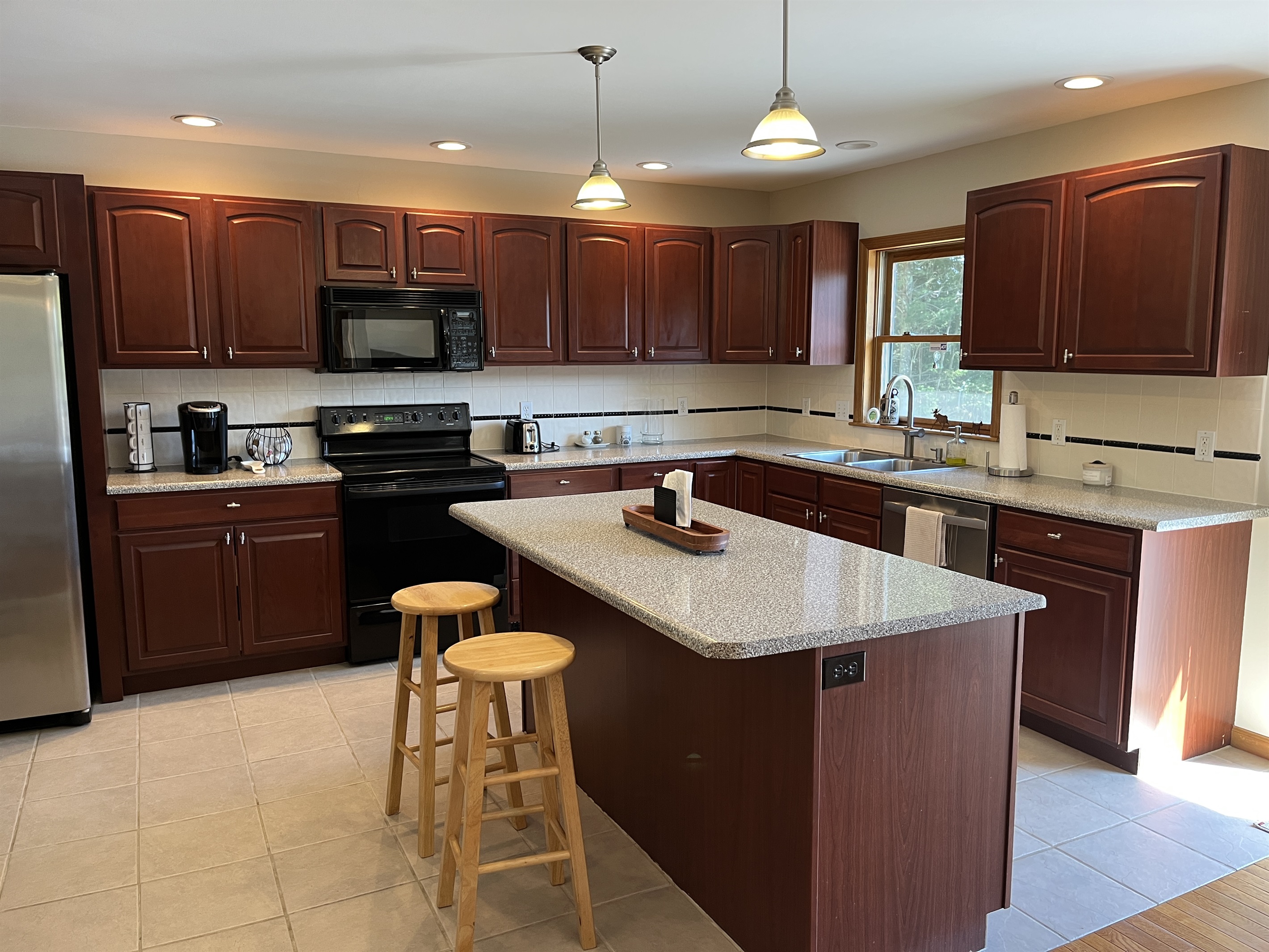 Bright and modern kitchen