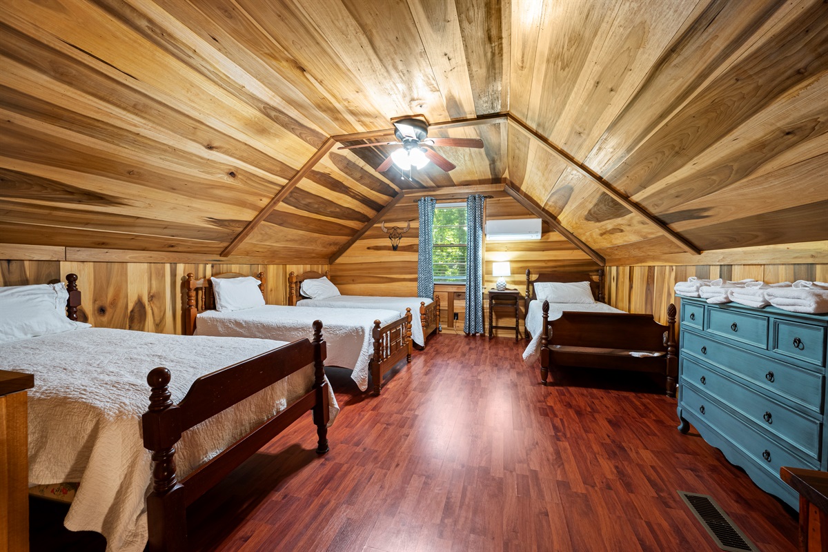 Loft | Four Twin Beds