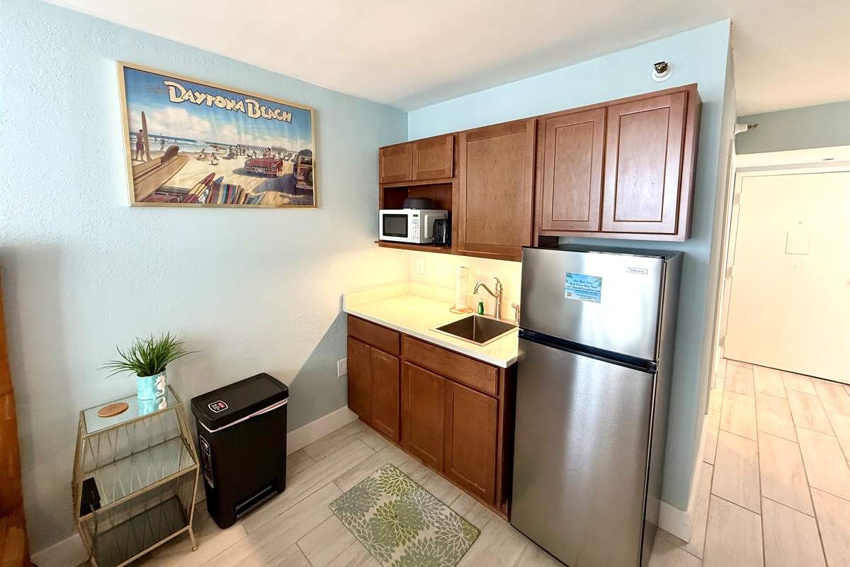 New Kitchenette with Quartz Counters