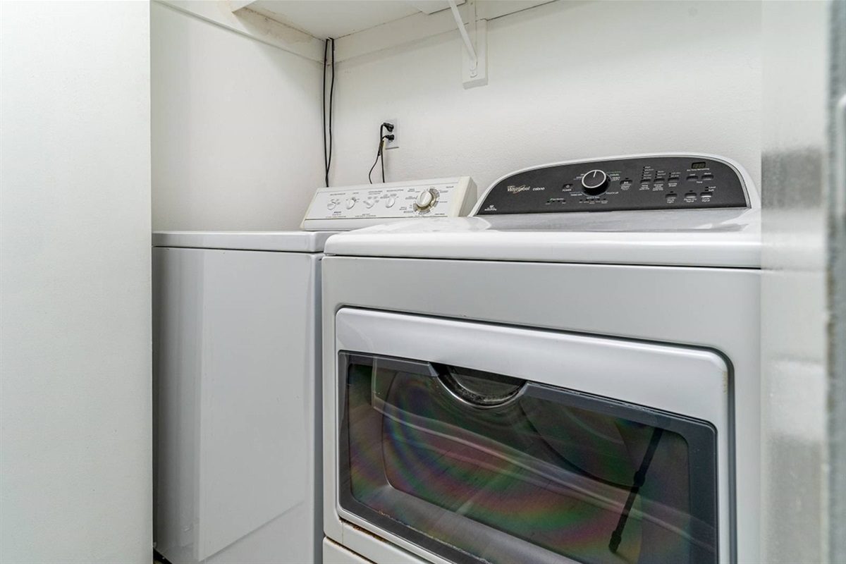 Pack light — Full-size in-unit laundry. A game-changer when you're sleeping 6 on a beach vacation.