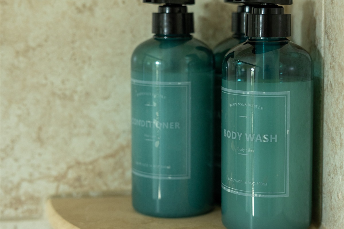 Shampoo, Conditioner, & Body Wash provided