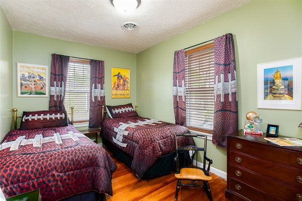 Spacious 4-Bedroom Home 1 Mi to ND Stadium!, photo 13