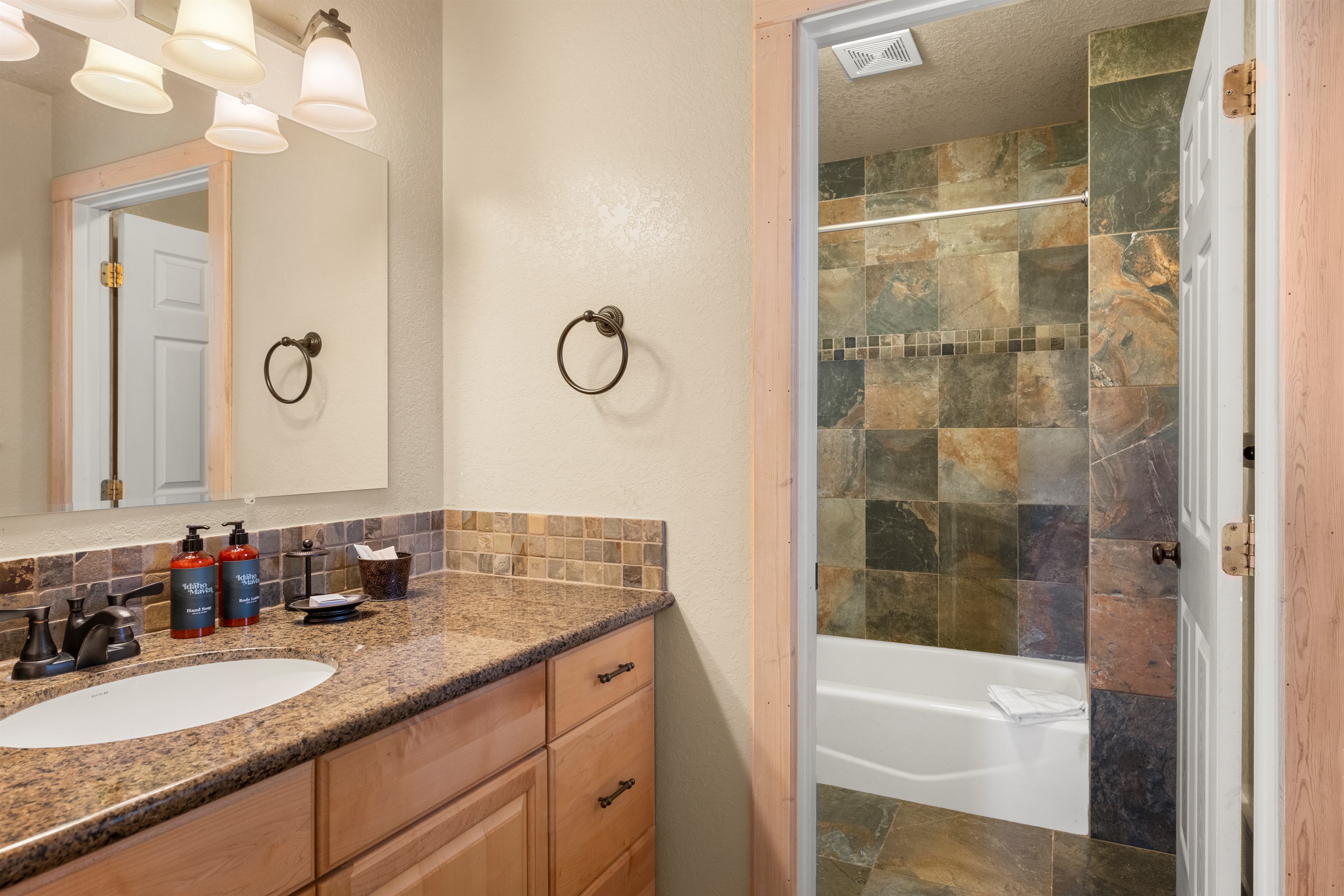 En-suite bathroom in master bedroom