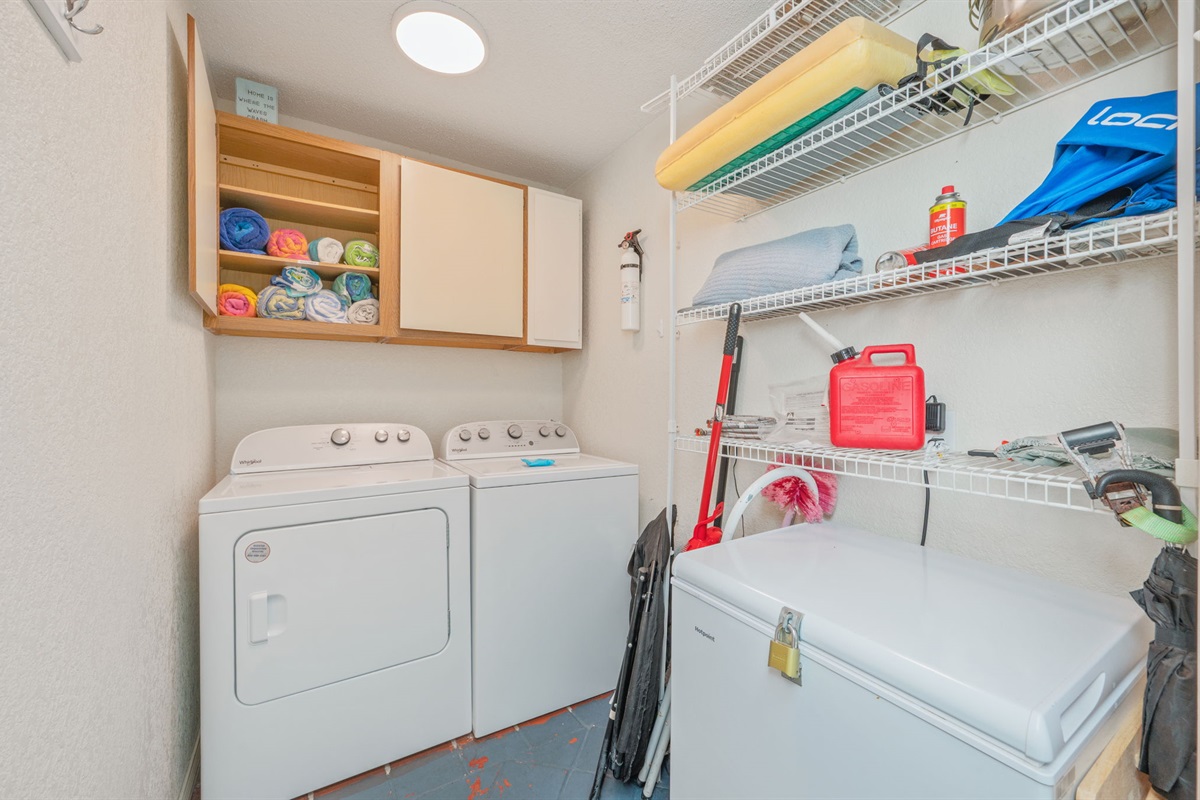 Sea Winds 8 has a full size Washer/Dryer with plenty of laundry supplies!