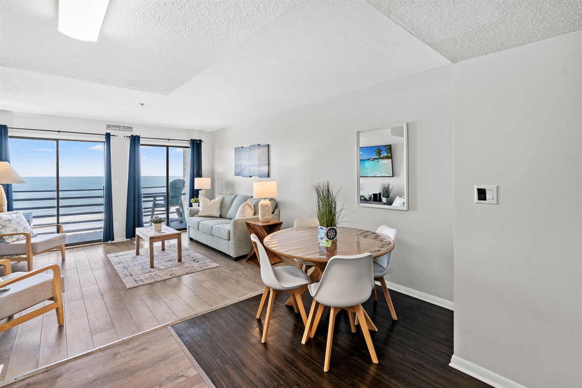 Dining area with seating for 4