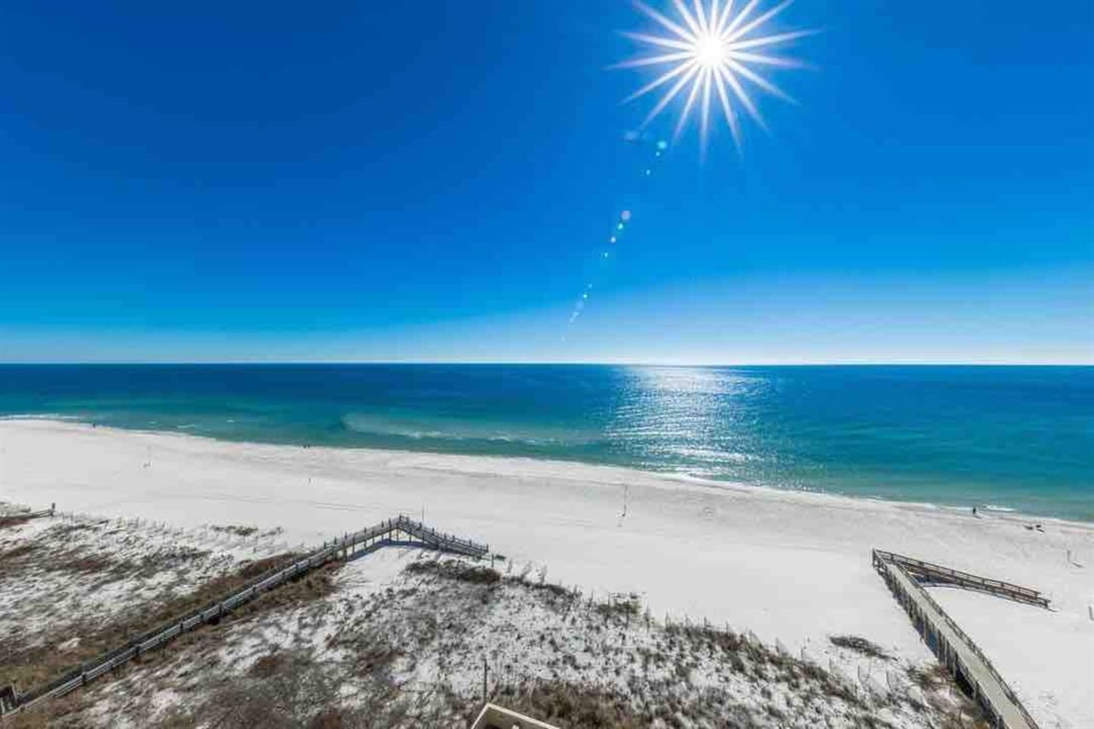 Private beach just a 3-minute walk away! Enjoy exclusive access to pristine sands and stunning ocean views.