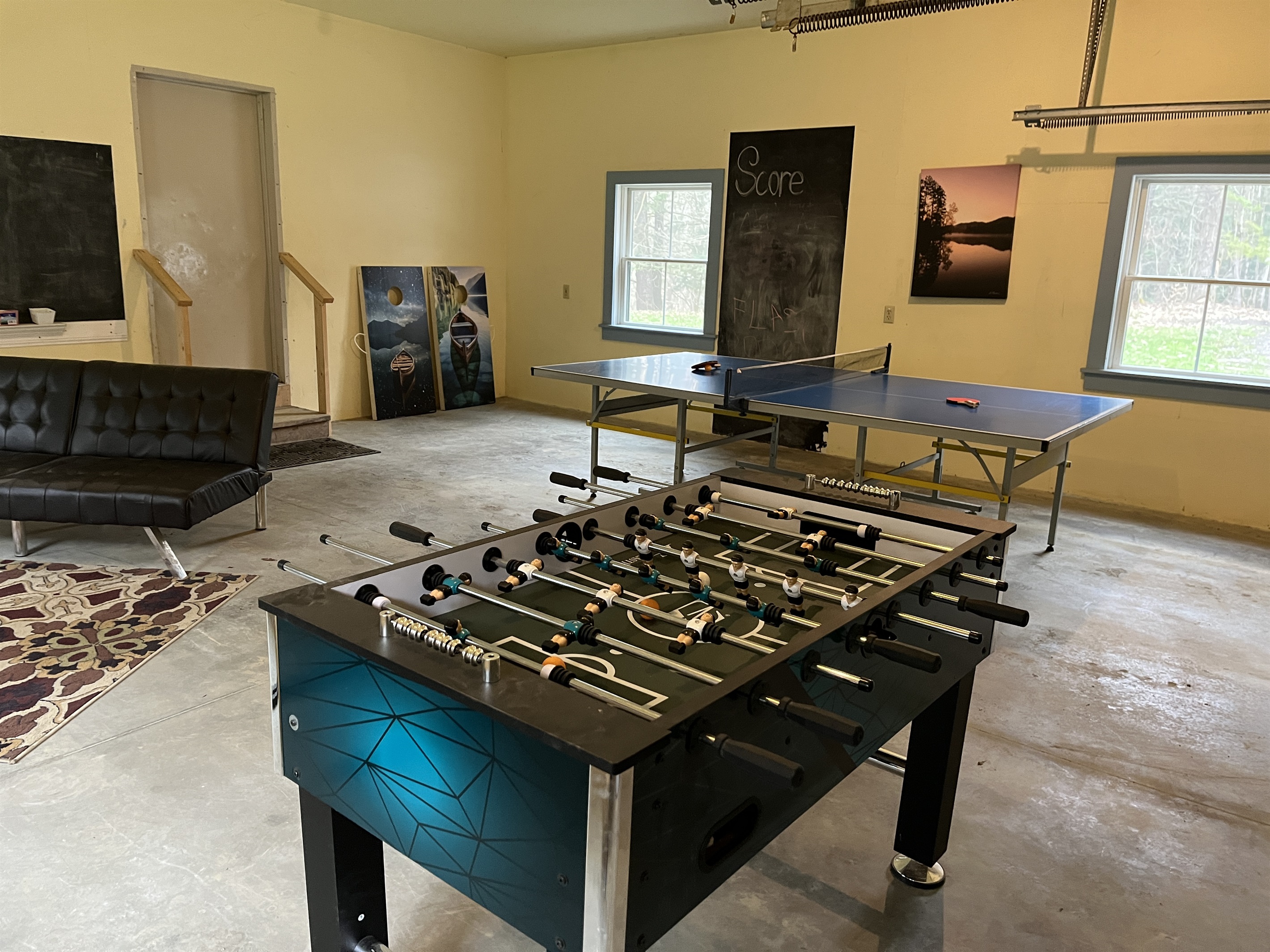 Game Room with Ping Pong, Foosball SmartTv and Cornhole