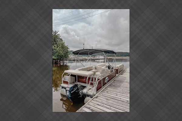 Pontoon boat, kayak and other boat rentals available at Island City Harbor in Sabula, just a 10 minute drive over the bridge to Ioway