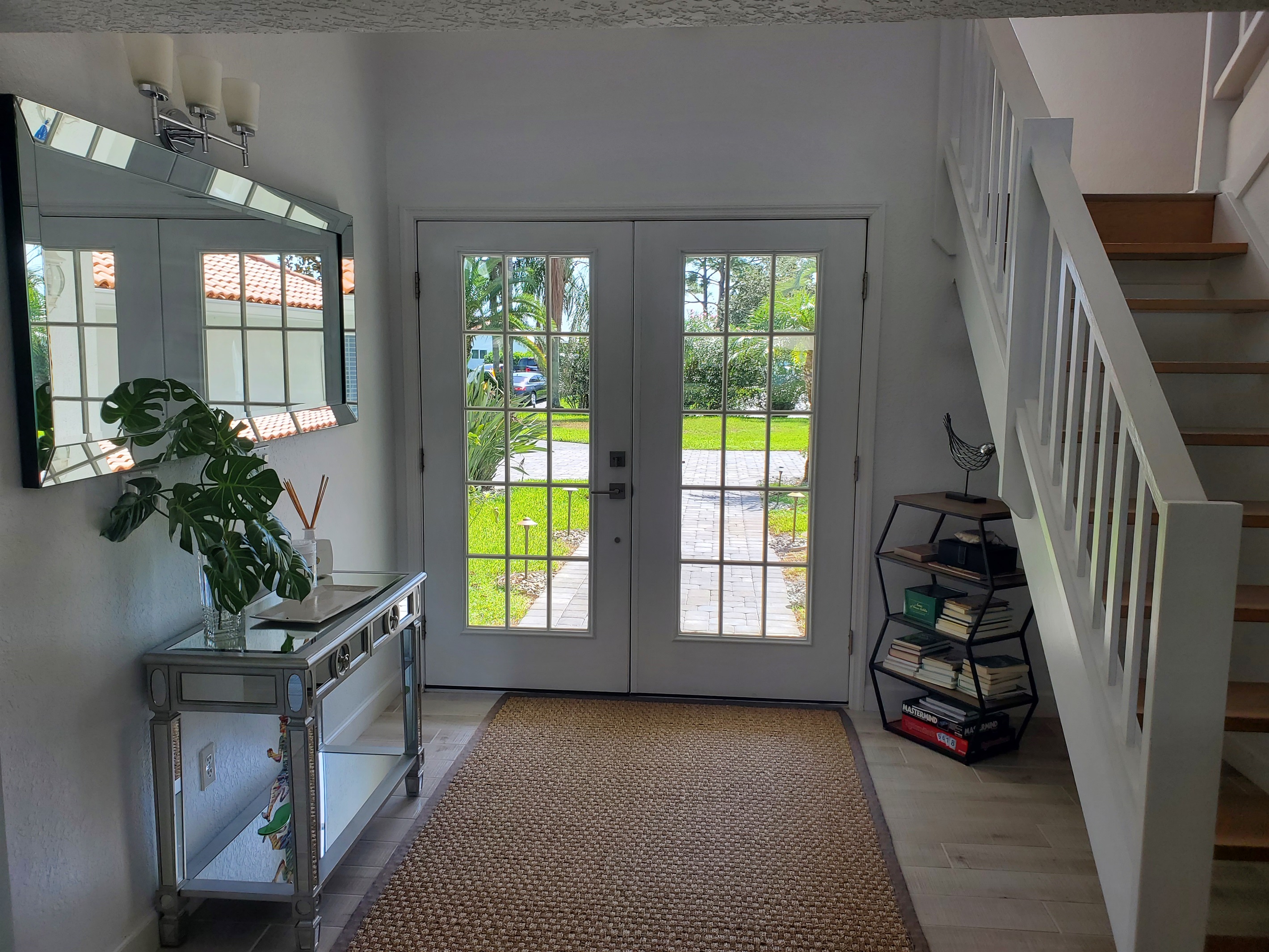 Entryway/foyer