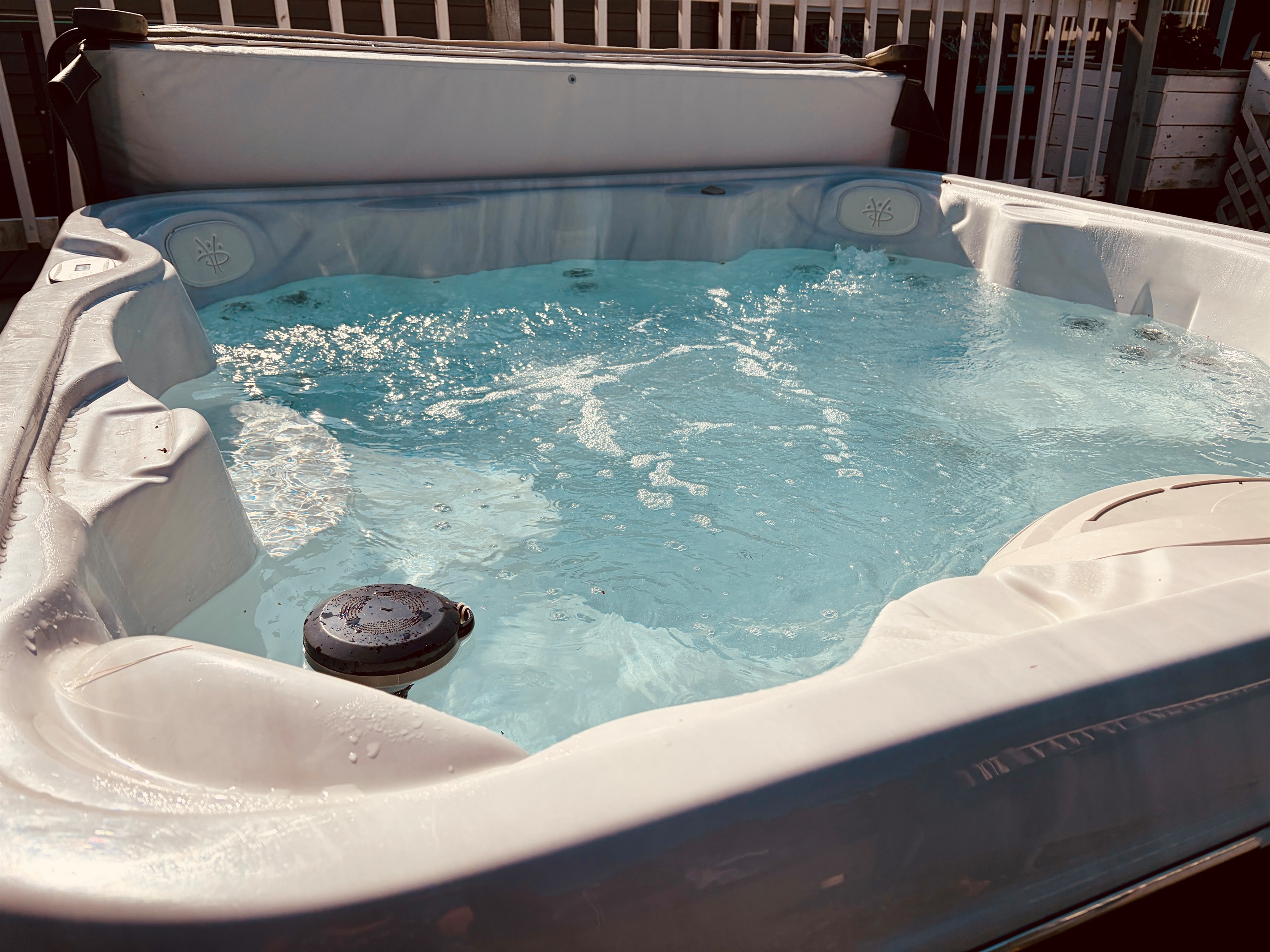 8’ x 8’ hot tub
