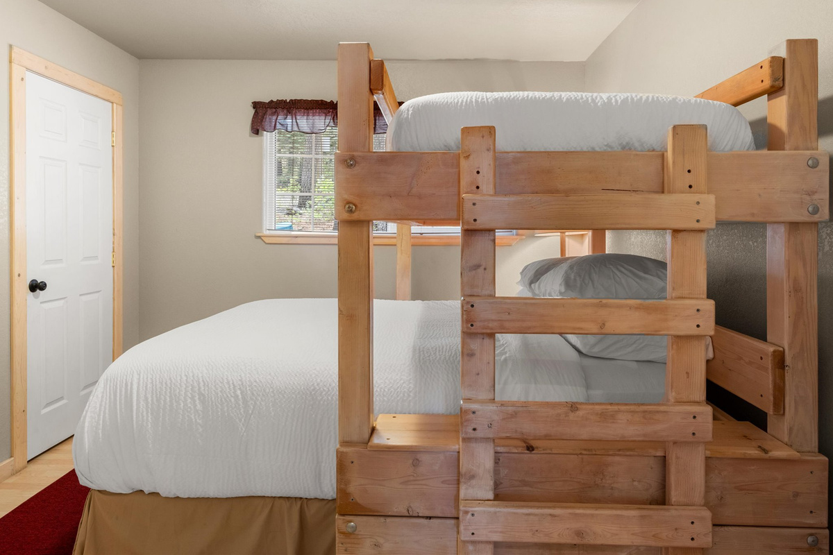 Hawks Nest Bedroom 4