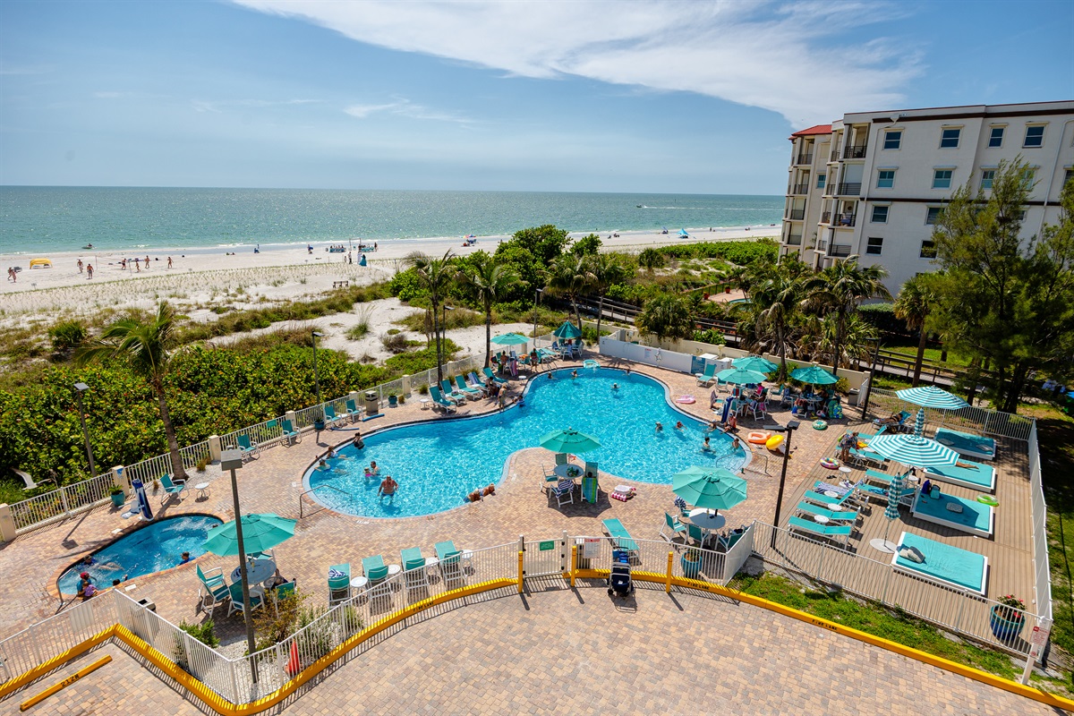 Community pools & spa