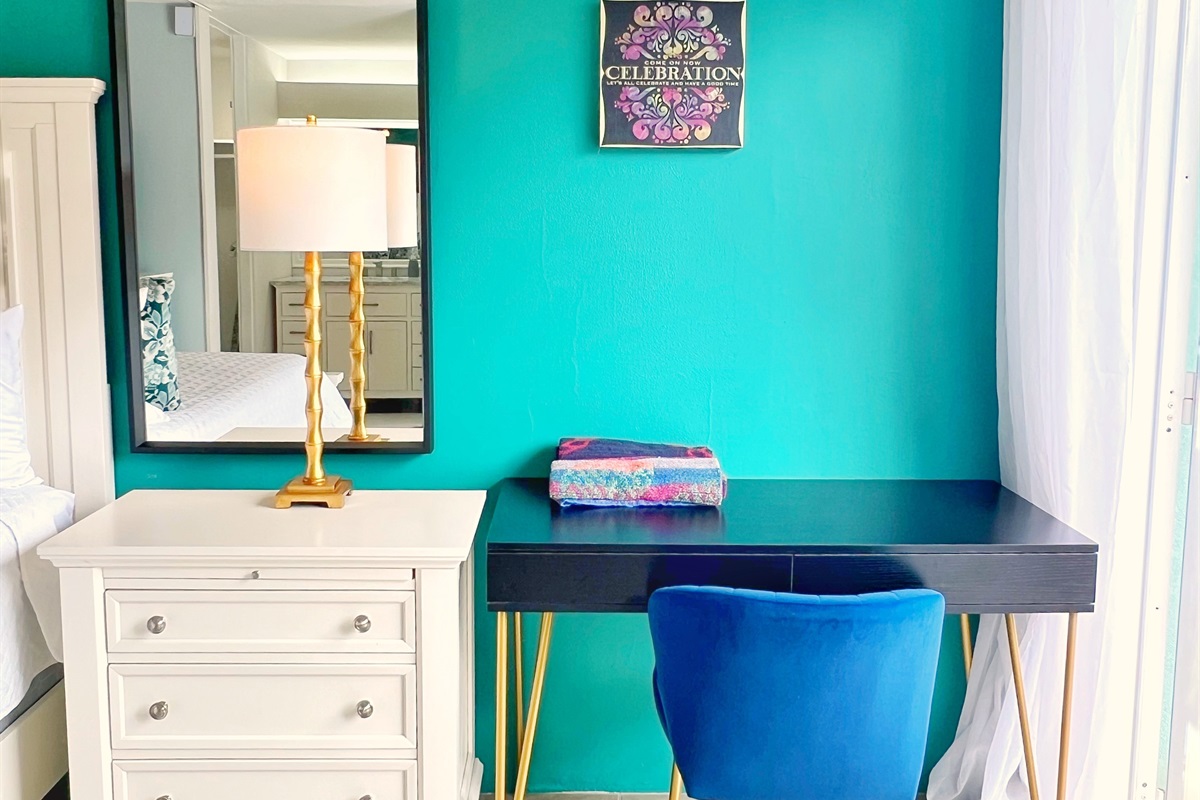 Need to get some work done? Enjoy a private desk space with a calming atmosphere. 