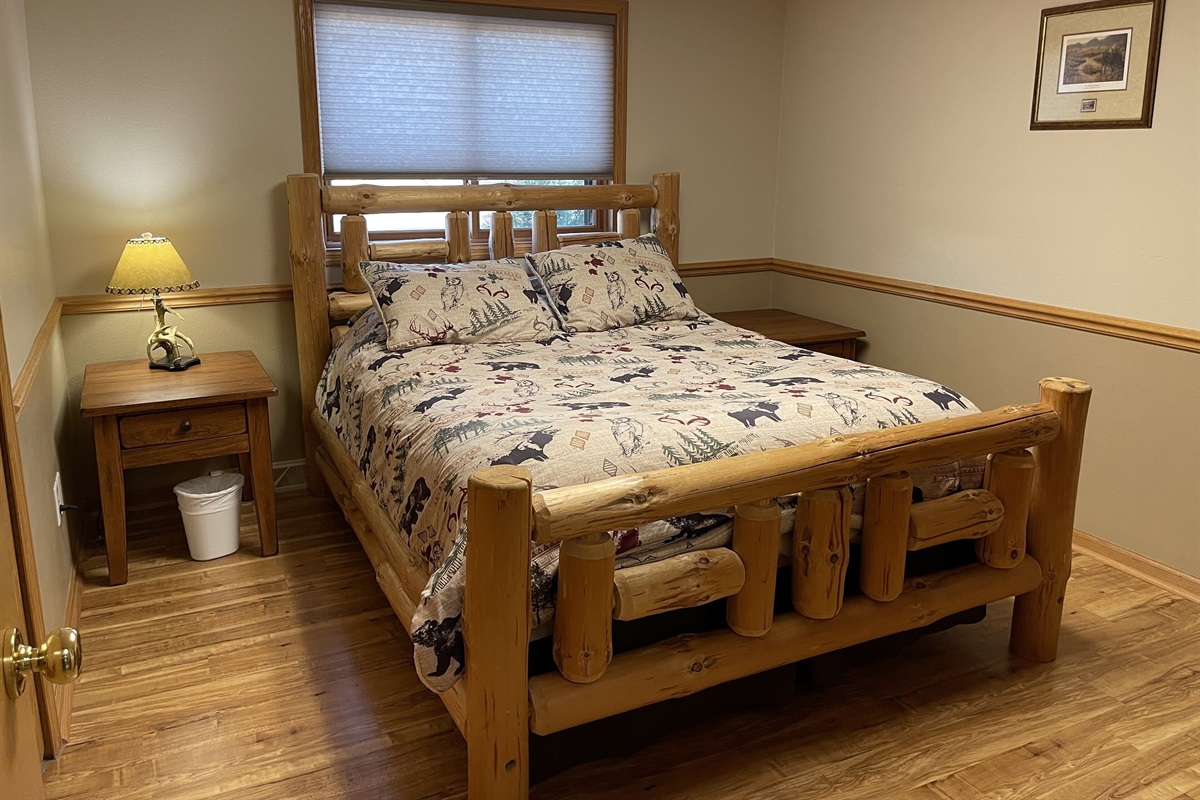 Second bedroom with Queen.